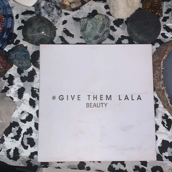 Give them Lala pallete - Picture 4 of 10